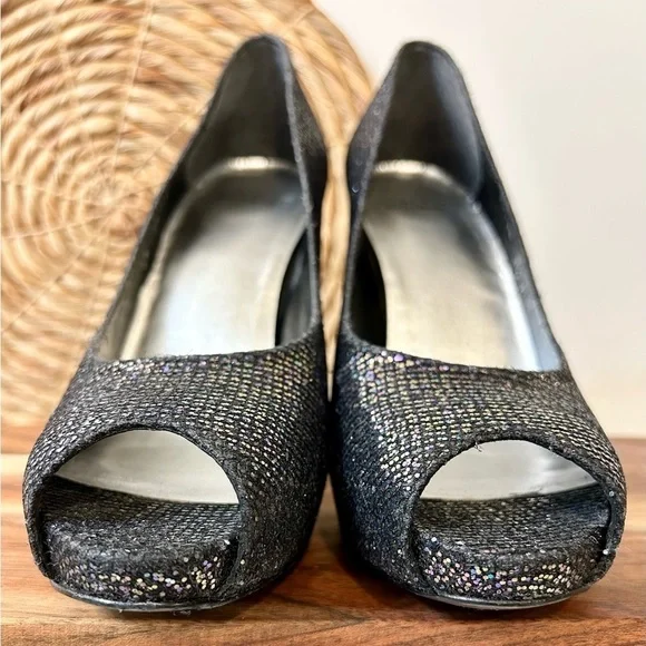 Stuart Weitzman Evabaton Perp Toe Platform Evening Pumps Iris Glitter Size 8.5